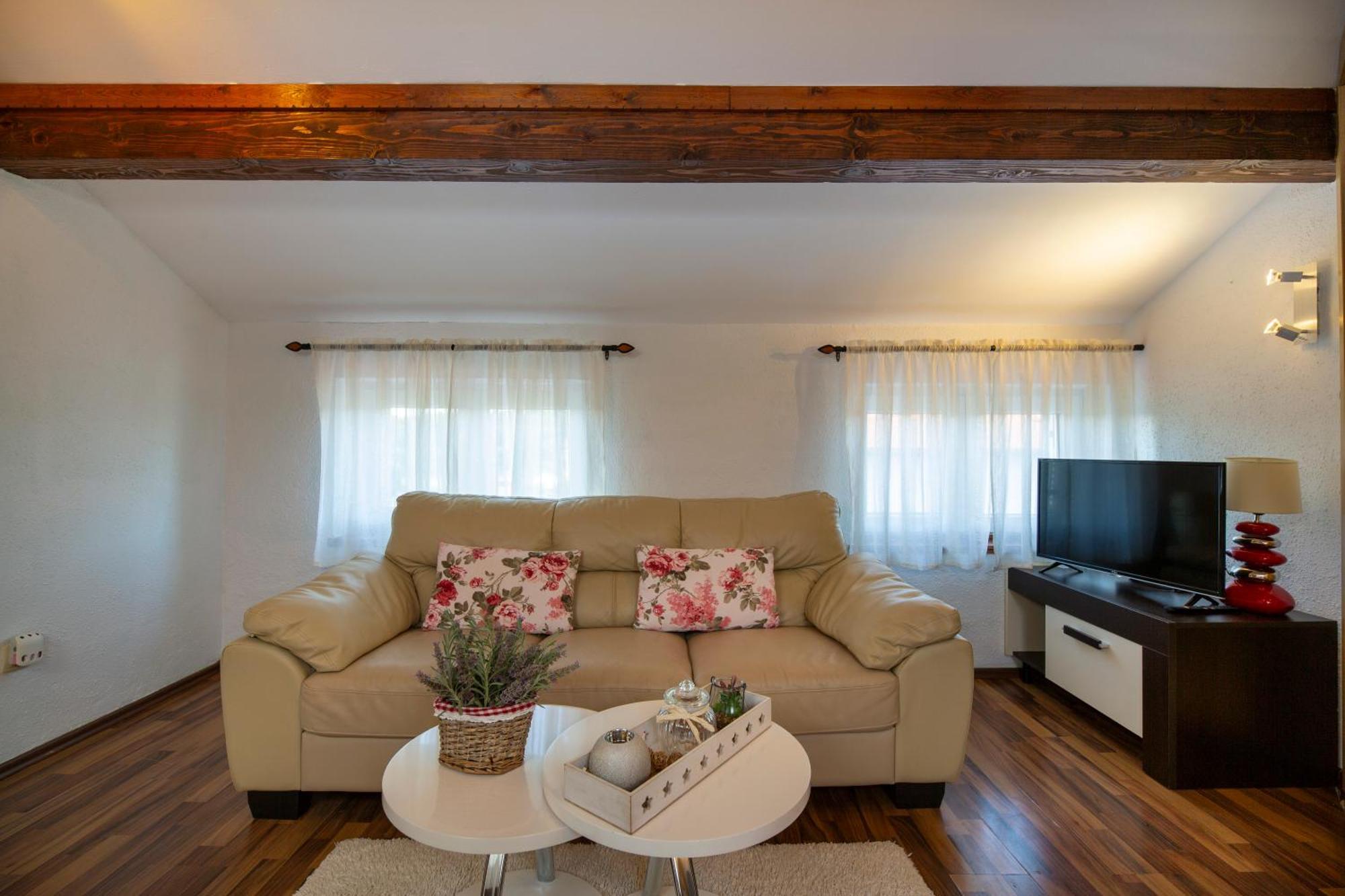 Apartman Viki Stinjan Pula Exterior foto