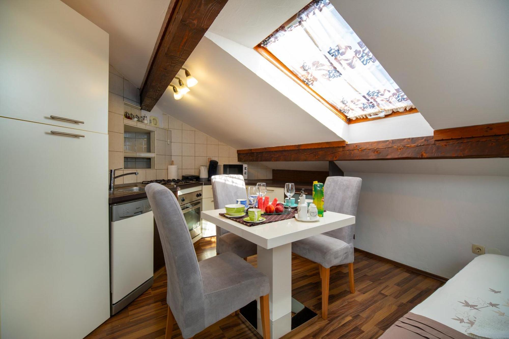Apartman Viki Stinjan Pula Exterior foto